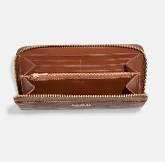 Coach wallet hearts print Valentine’s edition 2022 - Picture 7 of 12